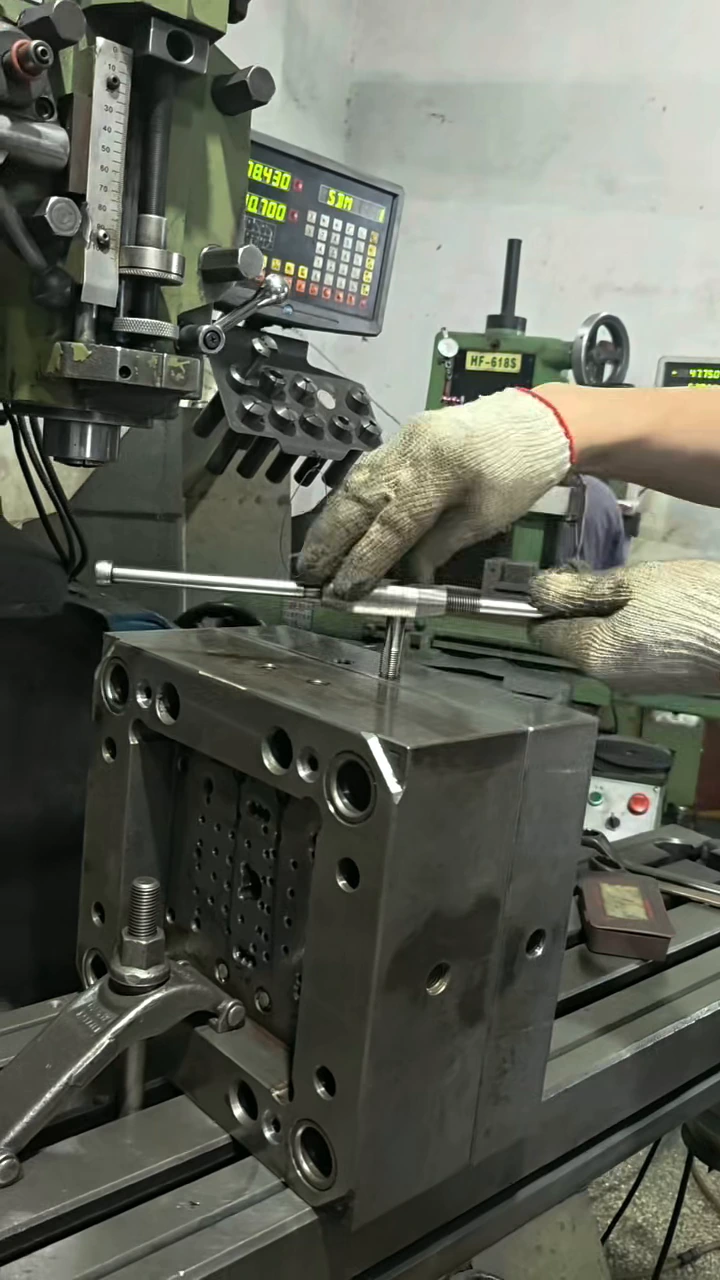 Tooling workstation · video frame